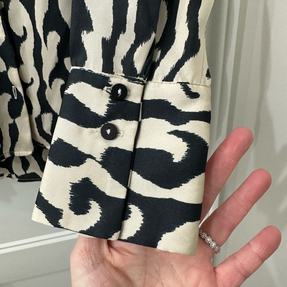 River Island Boyfiend Satin Black & White (off white) blouse - new with tags! - - Picture 5 of 5